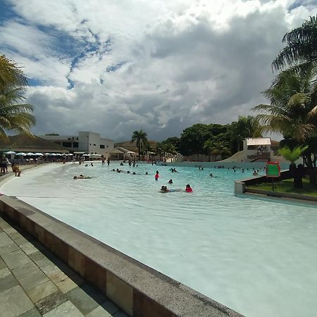 Lacqua Diroma, Mais Parque Acquatico Com Piscina De Ondas Caldas Novas Buitenkant foto