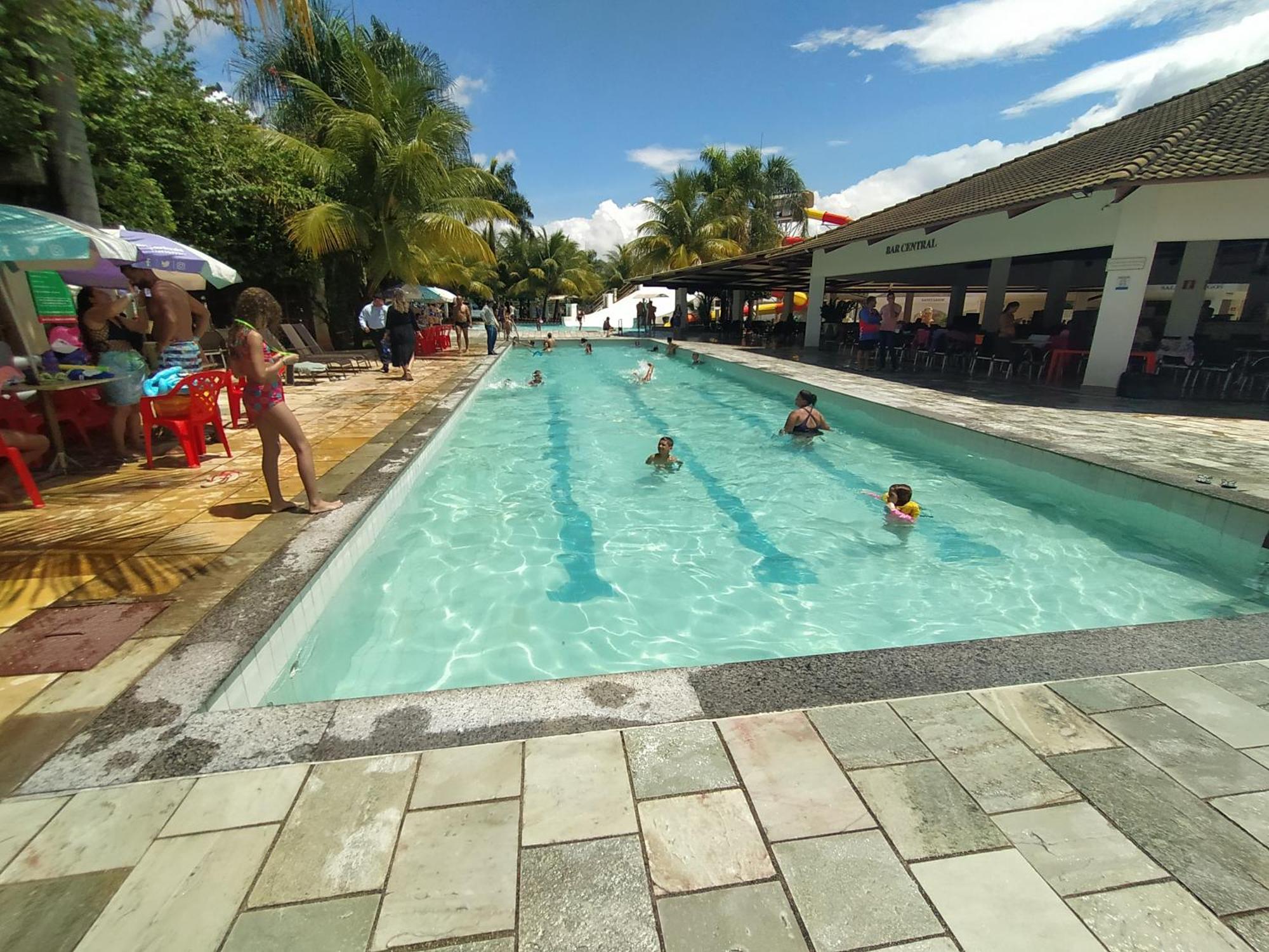 Lacqua Diroma, Mais Parque Acquatico Com Piscina De Ondas Caldas Novas Buitenkant foto